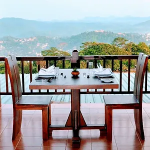 Highland Unique 2* Kandy